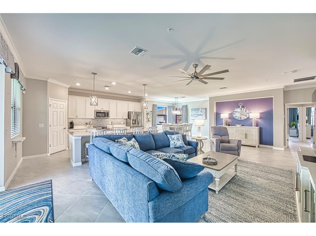 12000 Hawthorn Lake Drive #202 Fort Myers FL 33913 2025019369 image1