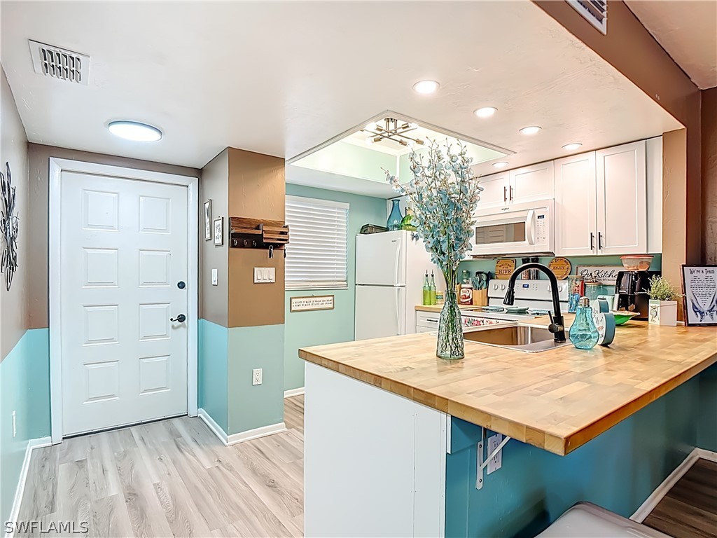 1201 Barrett Road #1204 North Fort Myers FL 33903 226009334 image1