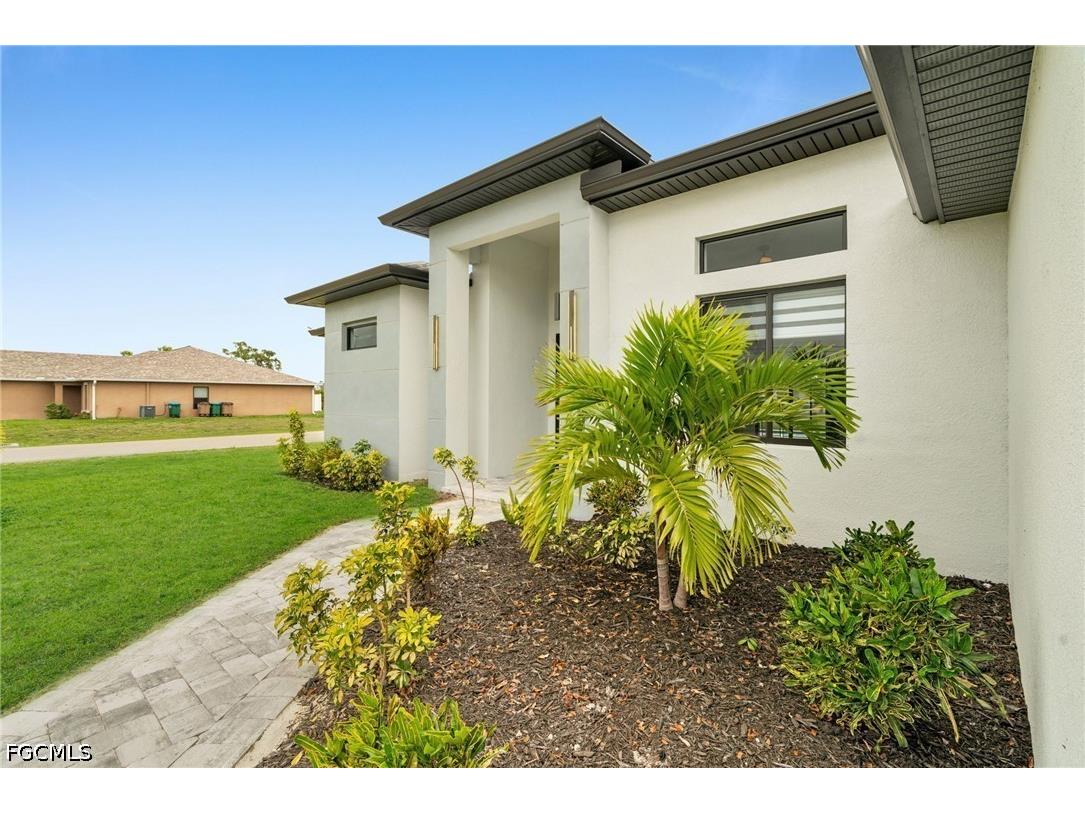 1201 SW 8th Place Cape Coral FL 33991 2026024858 image4