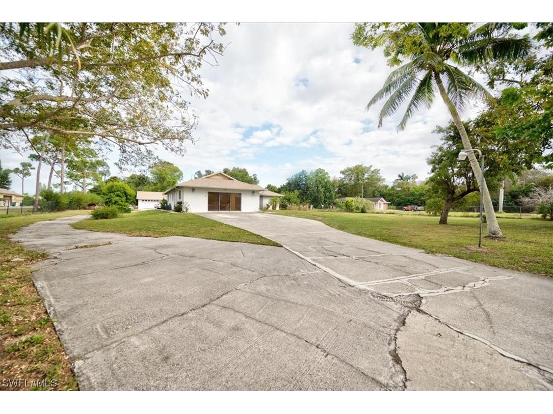1201 Saint Clair Shores Road Naples FL 34104 223089860 image1
