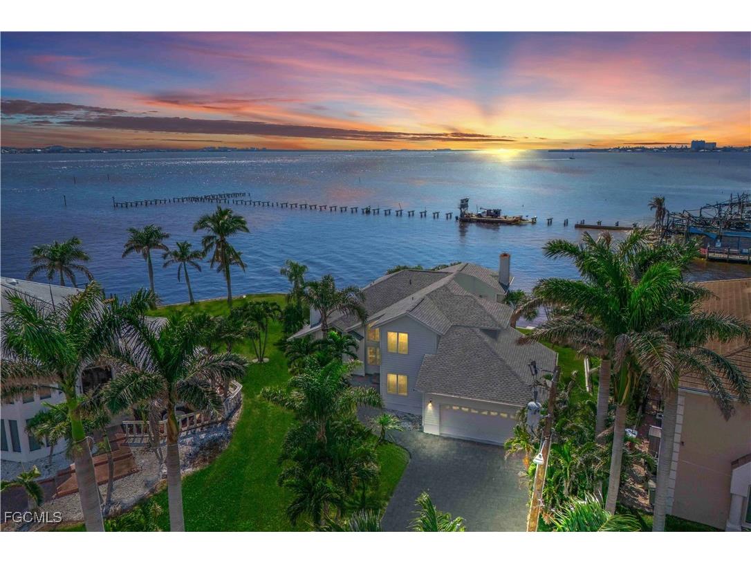 1202 Flamingo Drive Cape Coral FL 33904 2025010752 image1