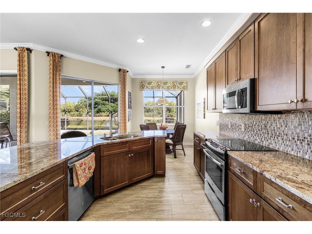 12021 Hidden Links Drive Fort Myers FL 33913 2025021569 image10