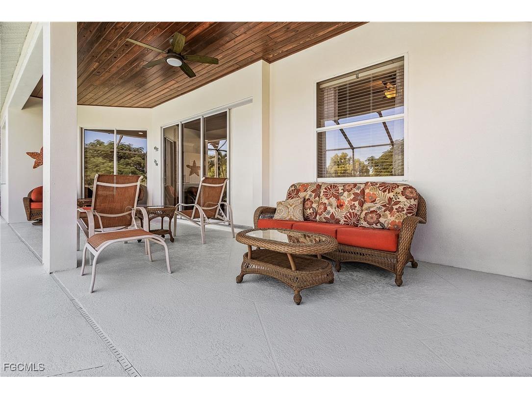 12021 Hidden Links Drive Fort Myers FL 33913 2025021569 image24