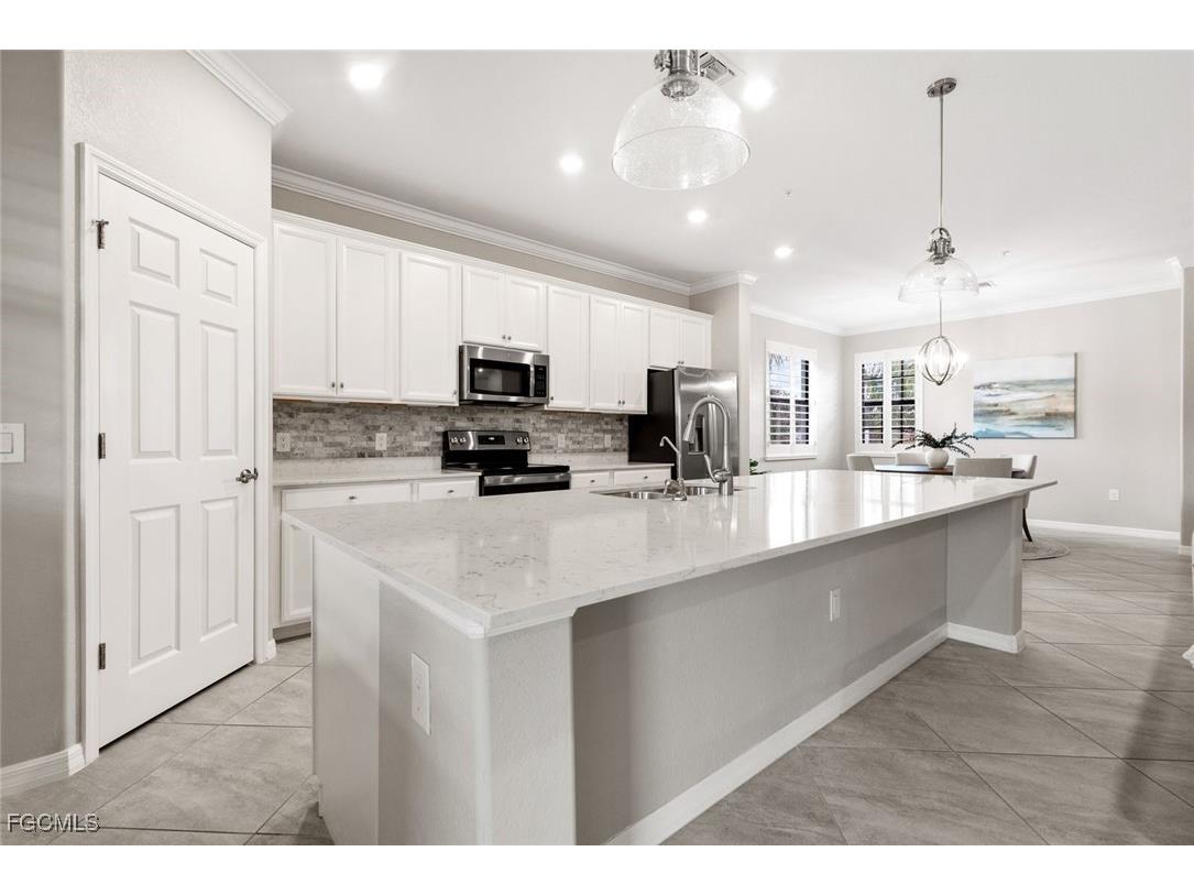 12023 Hawthorn Lake Drive #202 Fort Myers FL 33913 2025002975 image10