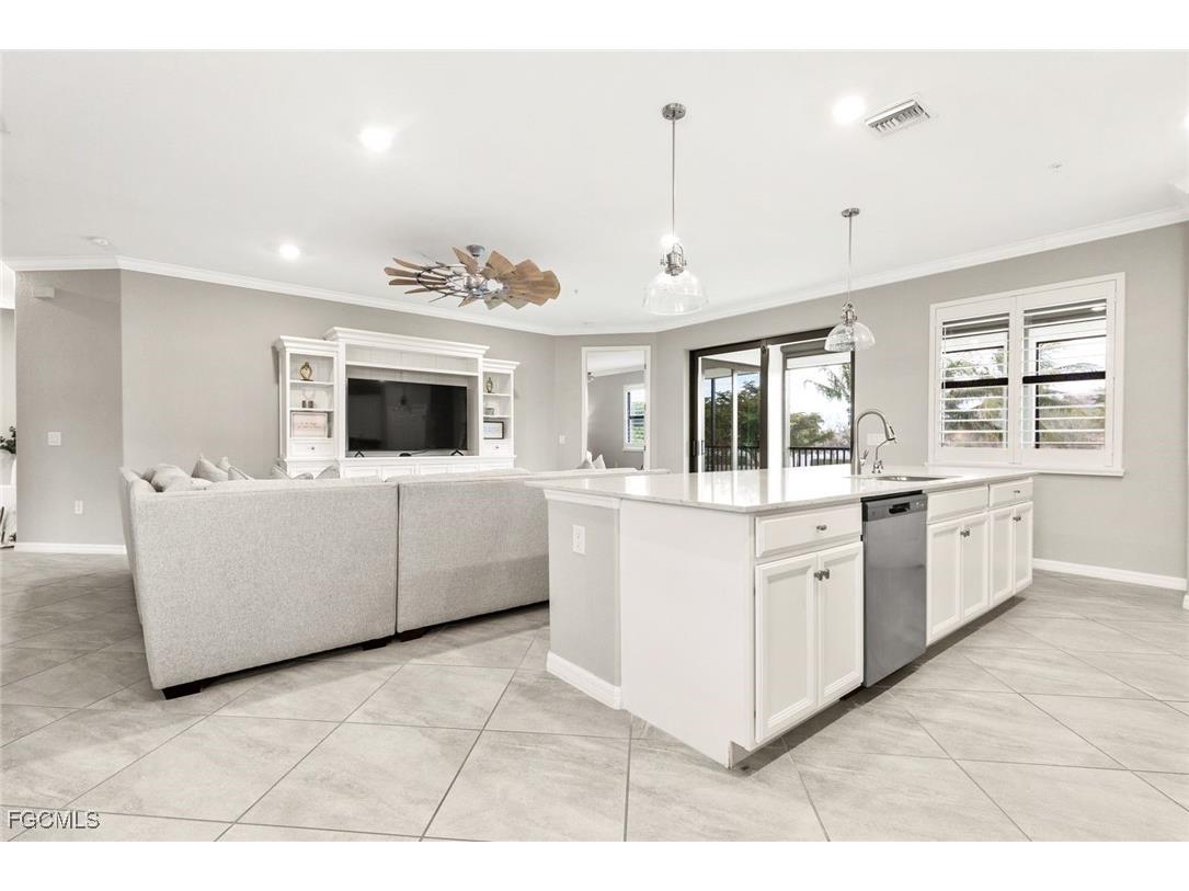 12023 Hawthorn Lake Drive #202 Fort Myers FL 33913 2025002975 image7