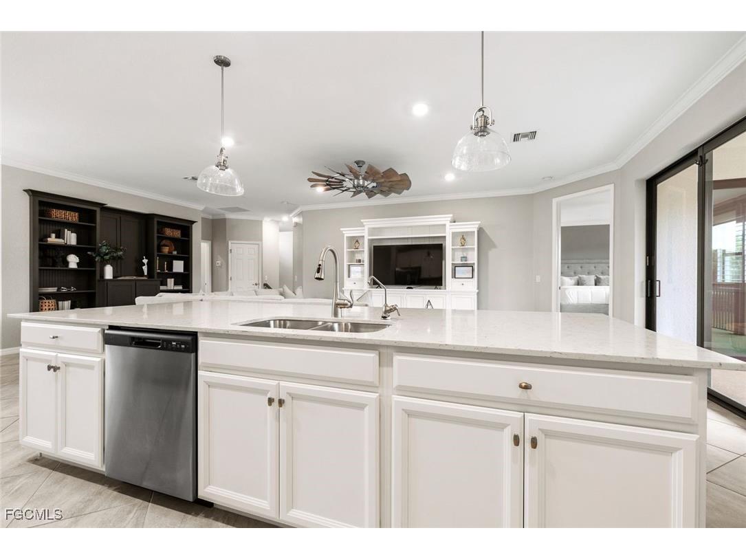 12023 Hawthorn Lake Drive #202 Fort Myers FL 33913 2025002975 image8