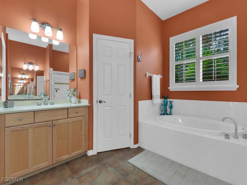 12024 Cypress Links Drive Fort Myers FL 33913 2025024452 image23