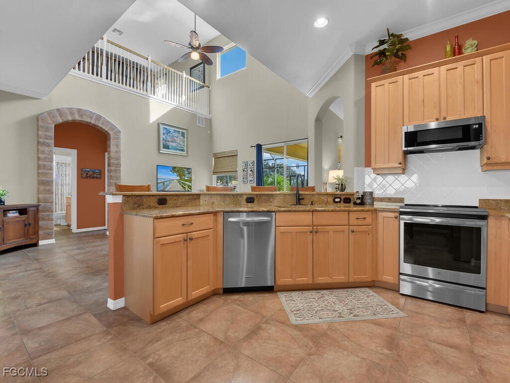 12024 Cypress Links Drive Fort Myers FL 33913 2025024452 image4