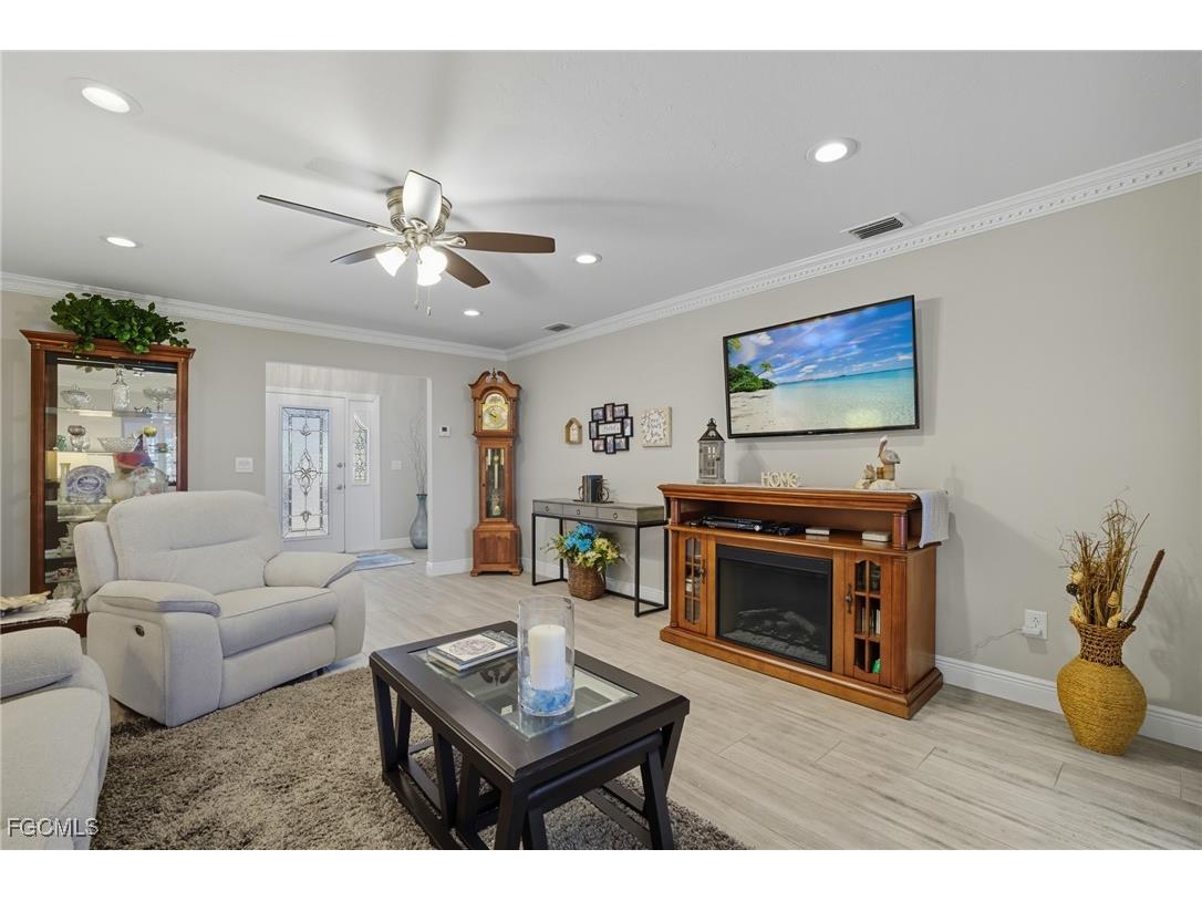 1203 N Brandywine Circle Fort Myers FL 33919 2025013787 image10