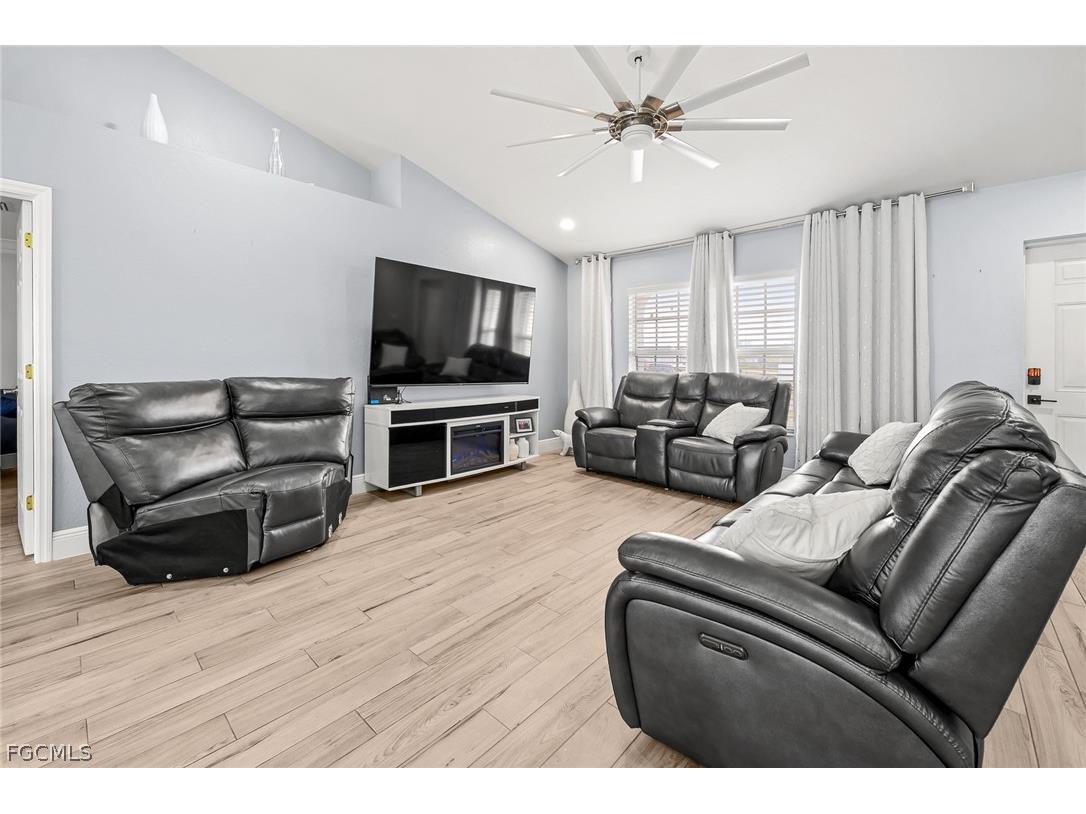 1203 NW 4th Street Cape Coral FL 33993 2026008498 image5