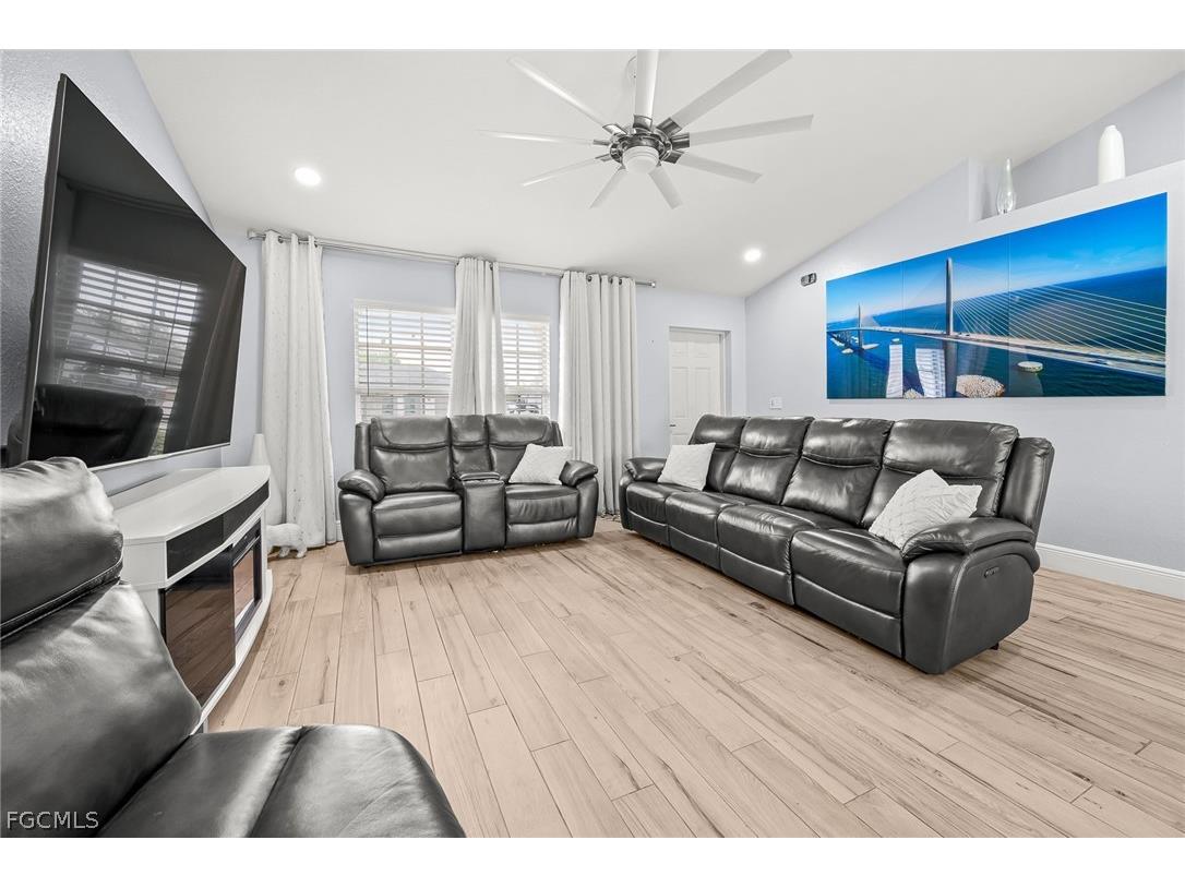 1203 NW 4th Street Cape Coral FL 33993 2026008498 image6