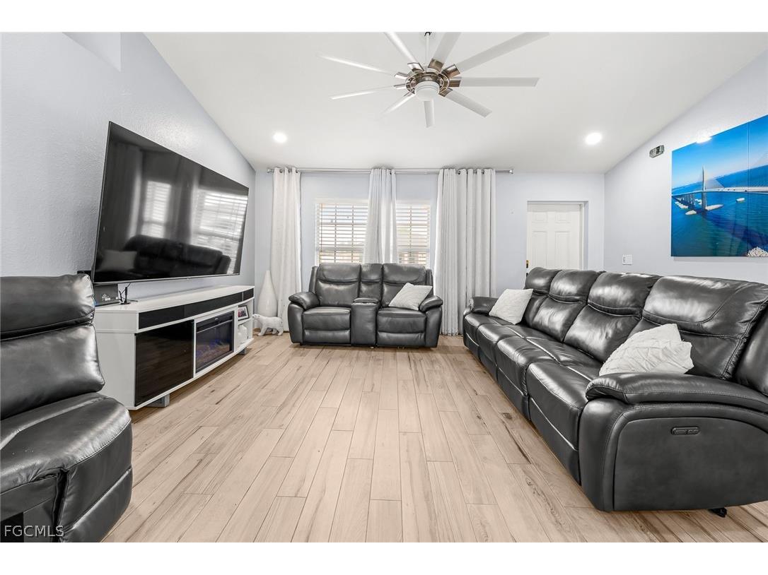 1203 NW 4th Street Cape Coral FL 33993 2026008498 image7