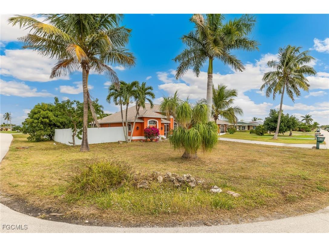 1203 SE 27th Street Cape Coral FL 33904 2025023111 image3