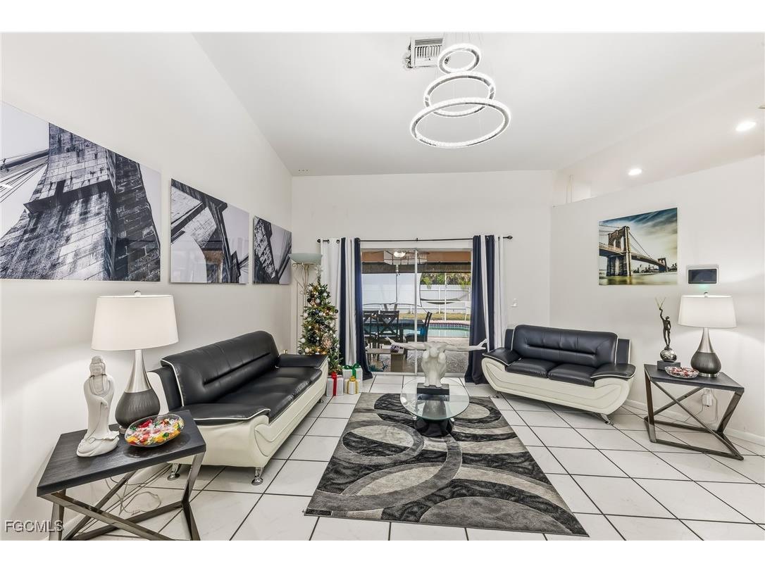 1203 SE 27th Street Cape Coral FL 33904 2025023111 image5