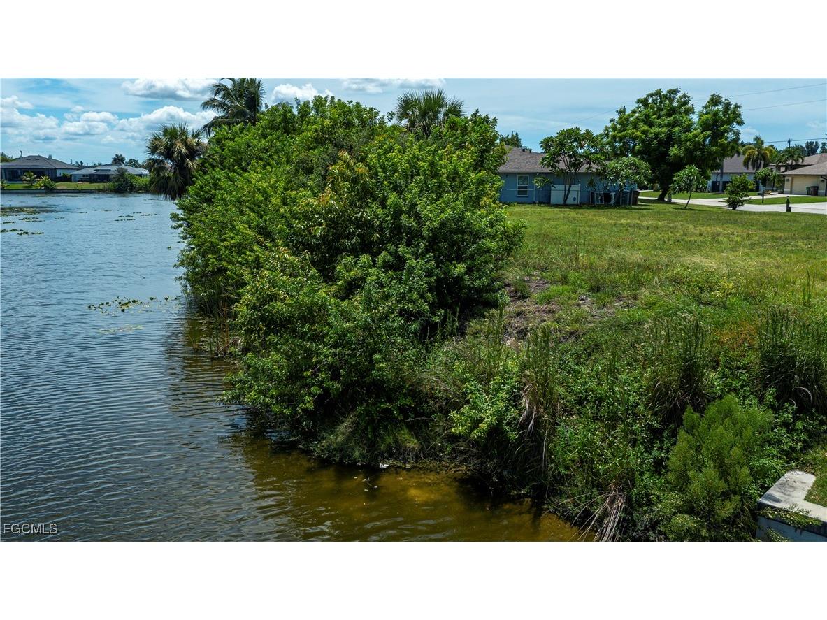 1203 SE 3rd Avenue Cape Coral FL 33990 2025008276 image14