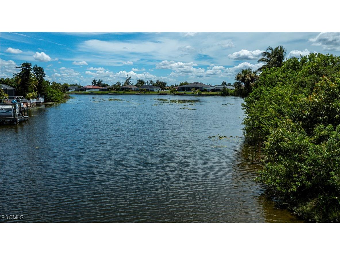 1203 SE 3rd Avenue Cape Coral FL 33990 2025008276 image15