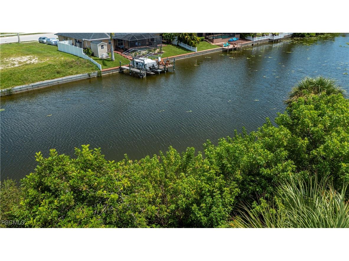 1203 SE 3rd Avenue Cape Coral FL 33990 2025008276 image17