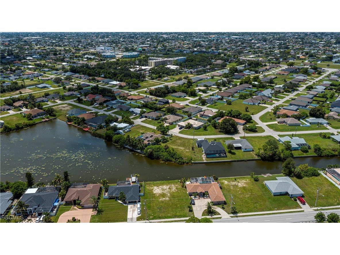 1203 SE 3rd Avenue Cape Coral FL 33990 2025008276 image19