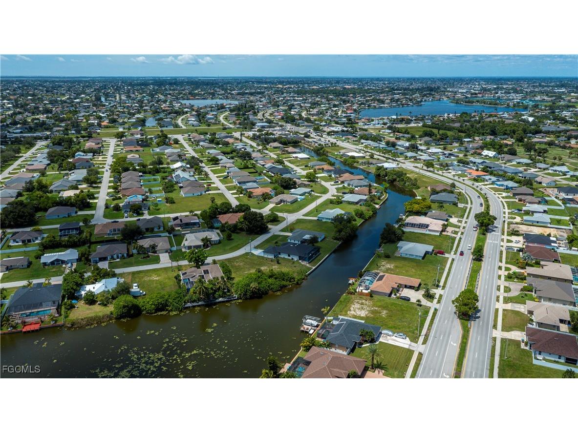 1203 SE 3rd Avenue Cape Coral FL 33990 2025008276 image23
