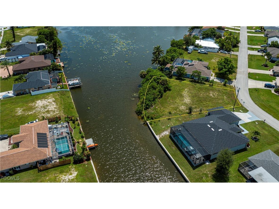 1203 SE 3rd Avenue Cape Coral FL 33990 2025008276 image3