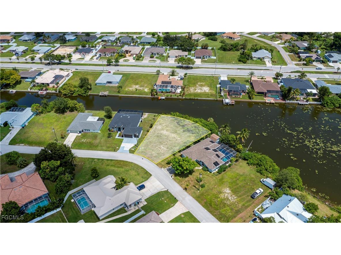 1203 SE 3rd Avenue Cape Coral FL 33990 2025008276 image4