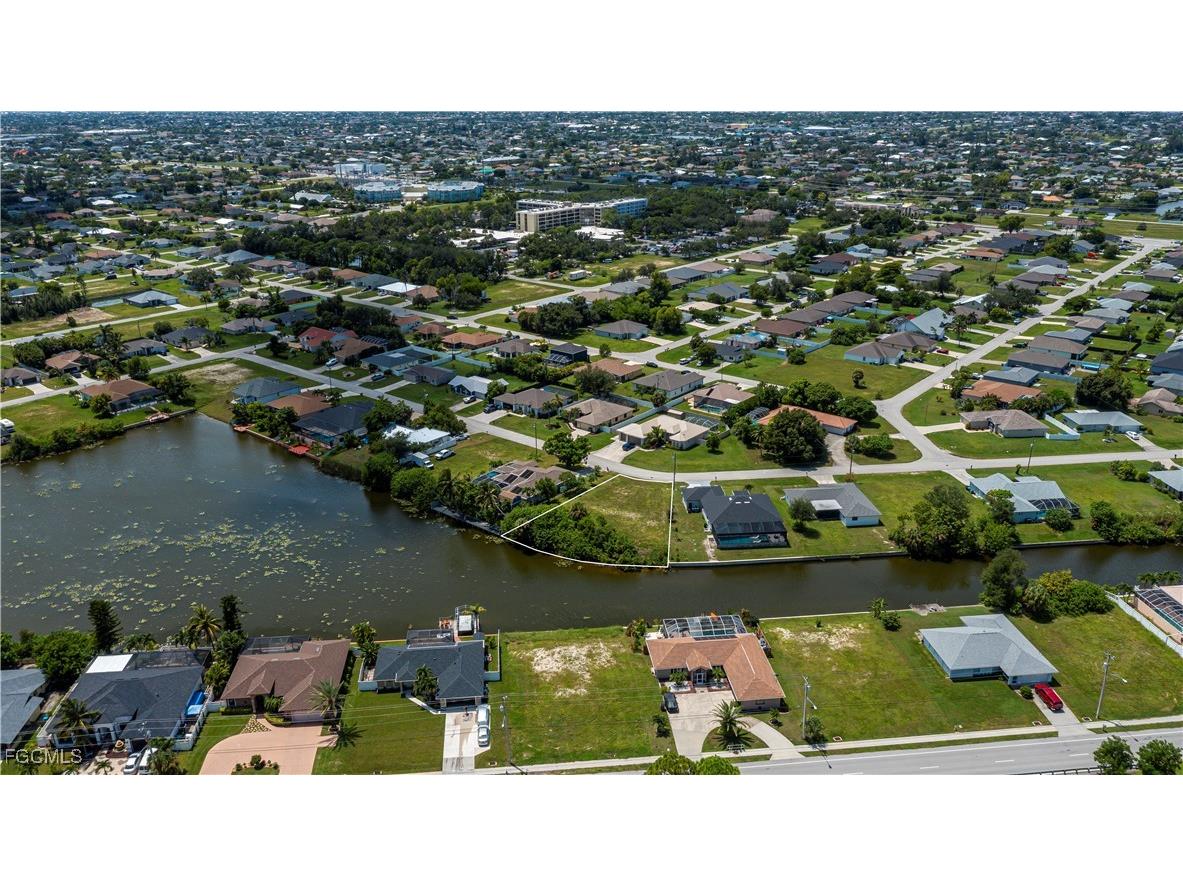 1203 SE 3rd Avenue Cape Coral FL 33990 2025008276 image6