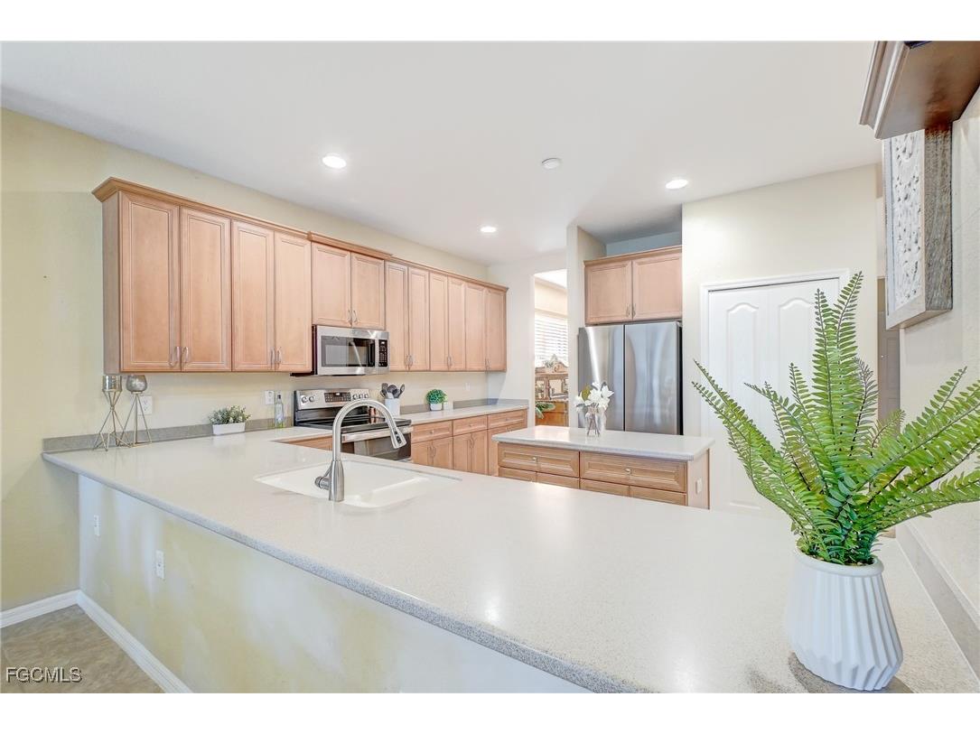 12036 Country Day Circle Fort Myers FL 33913 2025015890 image9