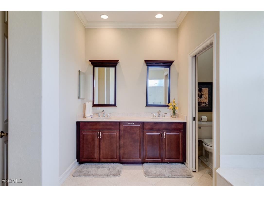 12036 Hidden Links Drive Fort Myers FL 33913 2025009455 image20