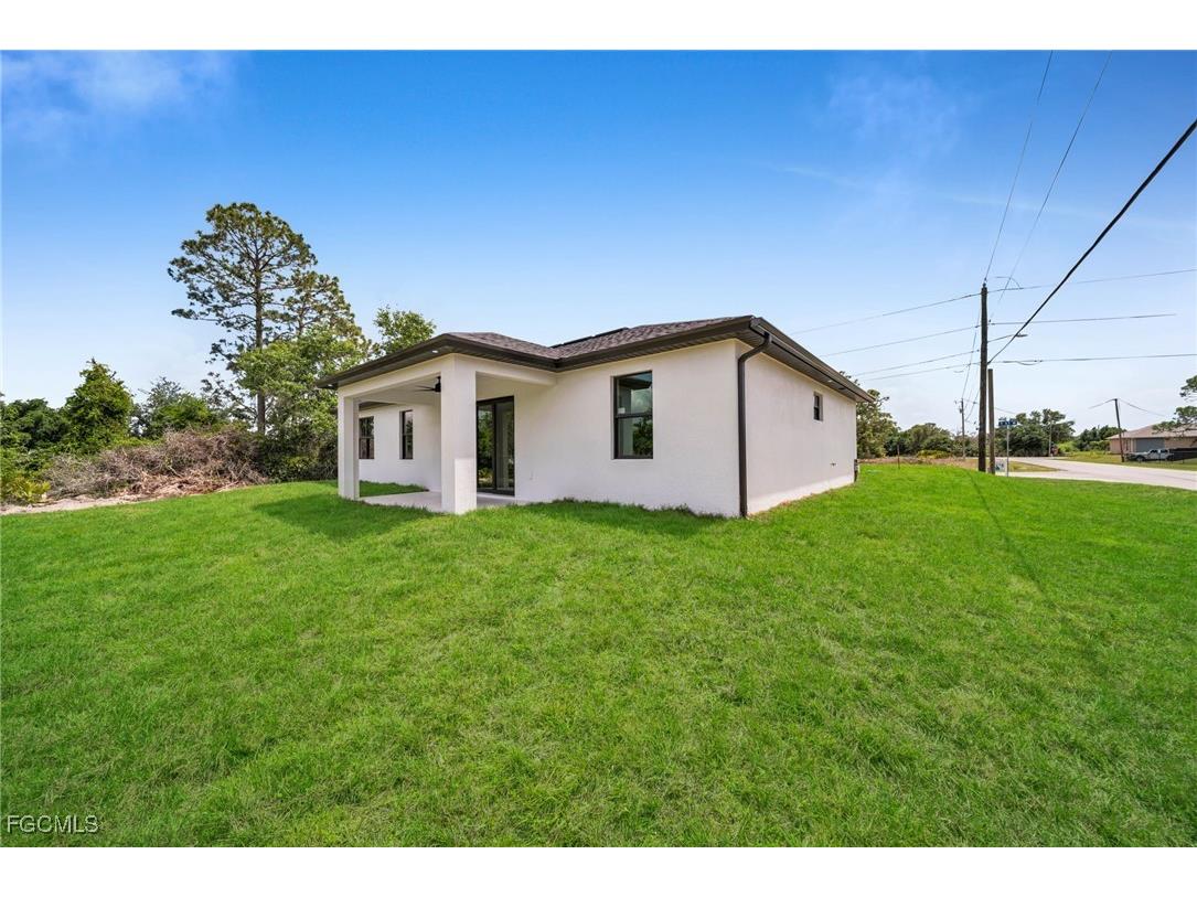 1204 Flora Avenue N Lehigh Acres FL 33971 2025012258 image36