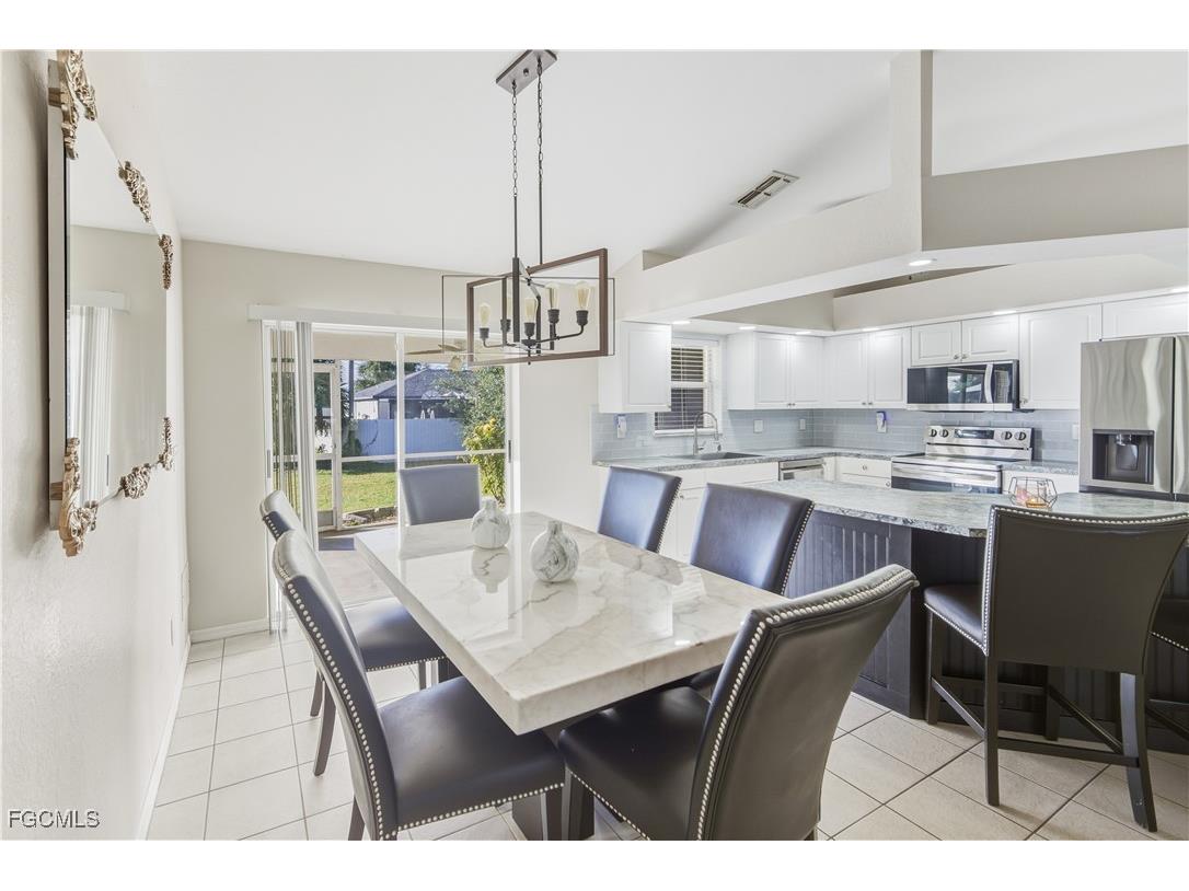 1204 NE 10th Terrace Cape Coral FL 33909 2025018123 image10