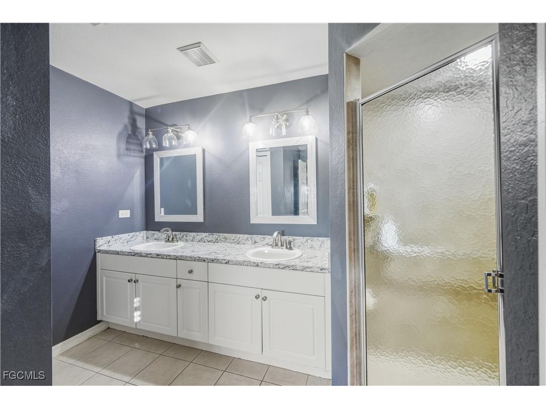 1204 NE 10th Terrace Cape Coral FL 33909 2025018123 image14