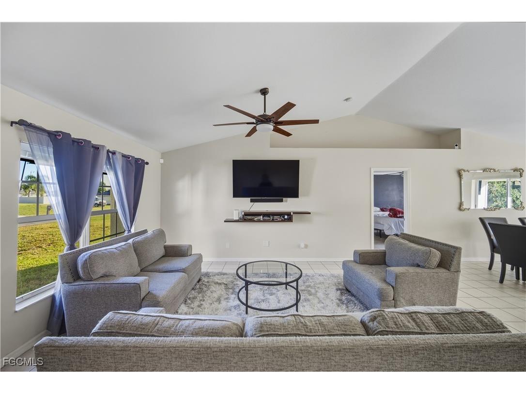 1204 NE 10th Terrace Cape Coral FL 33909 2025018123 image6