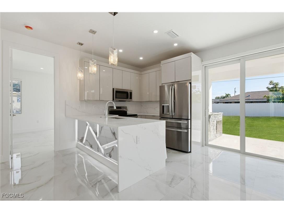 1204 NE 19th Terrace Cape Coral FL 33909 2025022223 image12