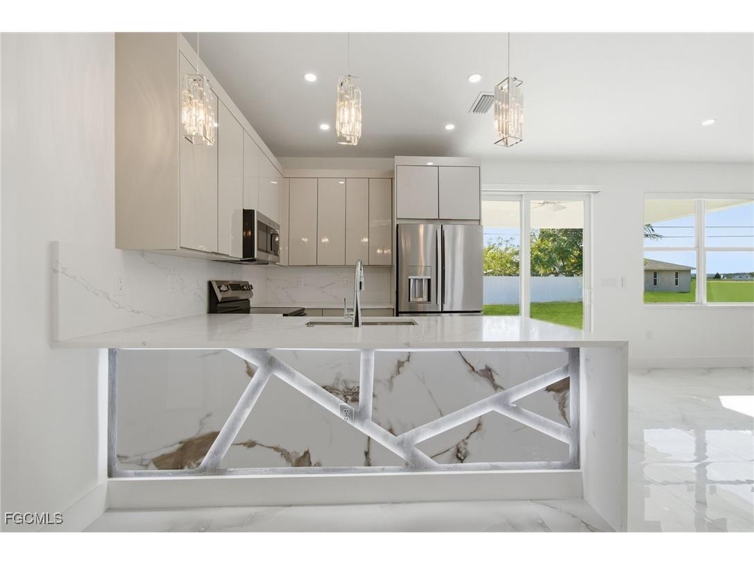 1204 NE 19th Terrace Cape Coral FL 33909 2025022223 image14