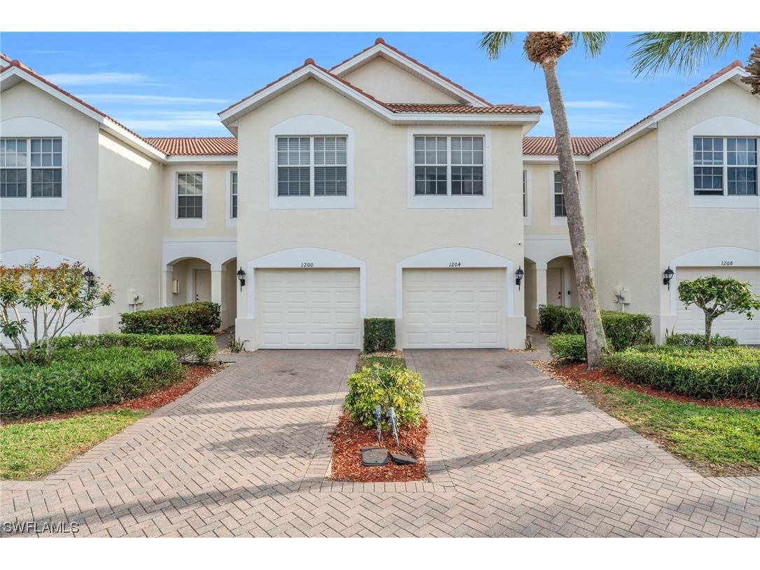 1204 Oxford Lane #19 Naples FL 34105 224016982 image1