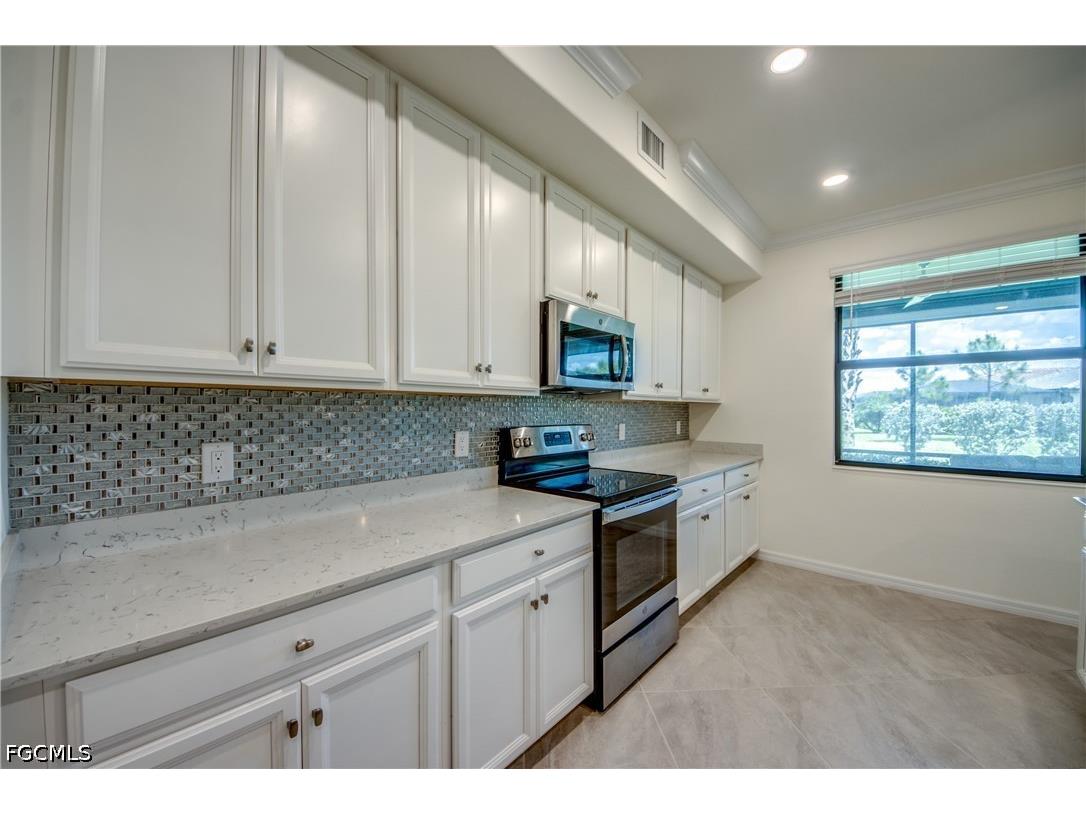 12048 Hawthorn Lake Drive #101 Fort Myers FL 33913 2026014381 image7
