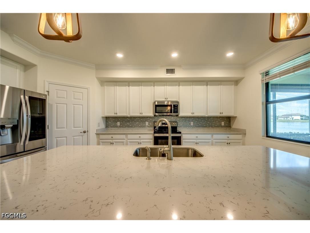 12048 Hawthorn Lake Drive #101 Fort Myers FL 33913 2026014381 image8