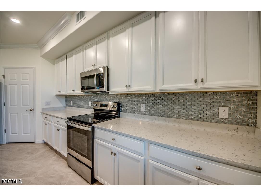 12048 Hawthorn Lake Drive #101 Fort Myers FL 33913 2026014381 image9