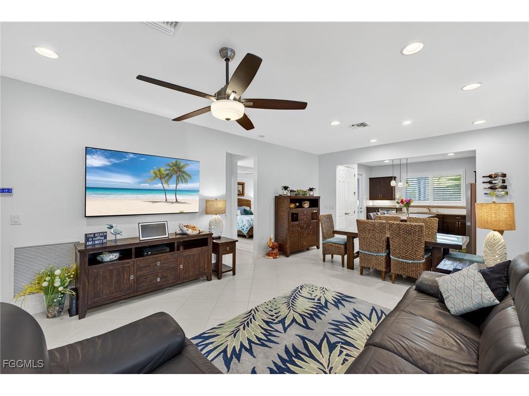 12048 Moorhouse Place Fort Myers FL 33913 2025026233 image10