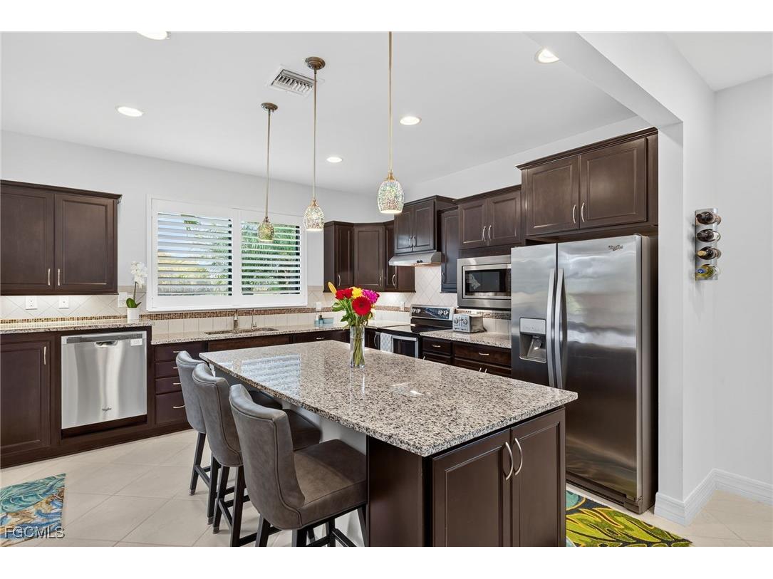 12048 Moorhouse Place Fort Myers FL 33913 2025026233 image5