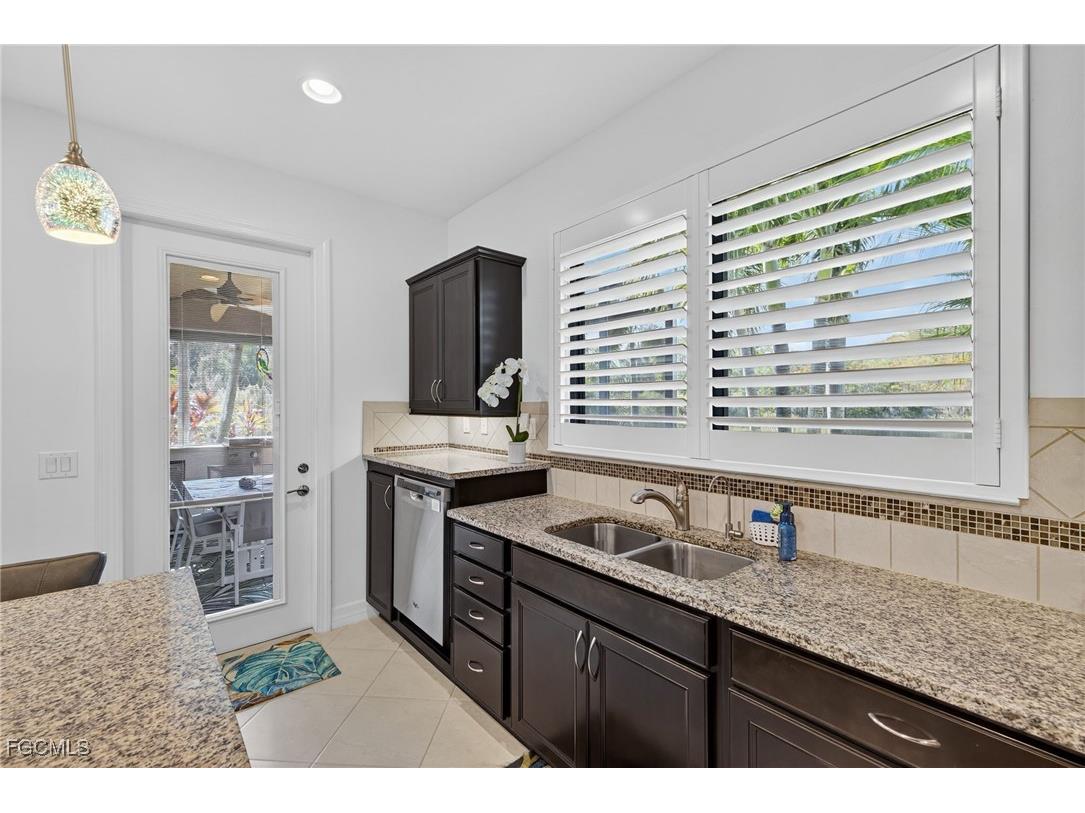 12048 Moorhouse Place Fort Myers FL 33913 2025026233 image7