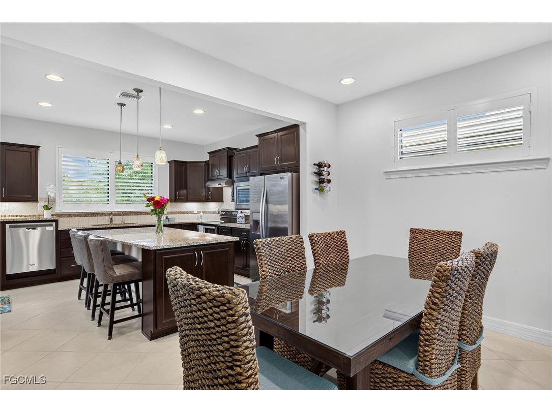 12048 Moorhouse Place Fort Myers FL 33913 2025026233 image8