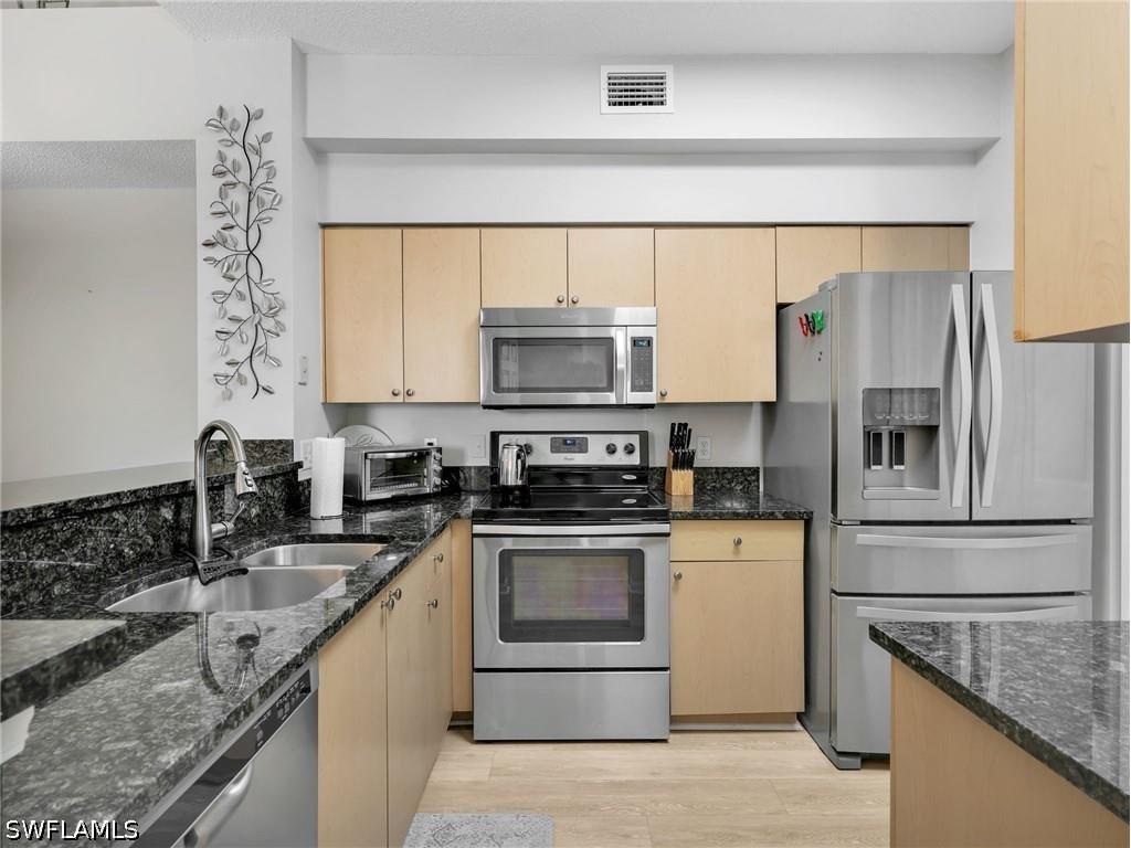 1205 Reserve Way #302 Naples FL 34105 226019655 image13