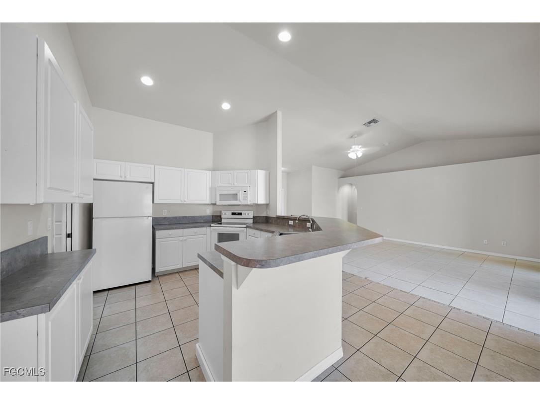 1205 SW 14th Terrace Cape Coral FL 33991 2025016118 image10