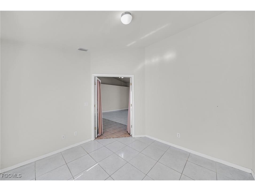 1205 SW 14th Terrace Cape Coral FL 33991 2025016118 image11