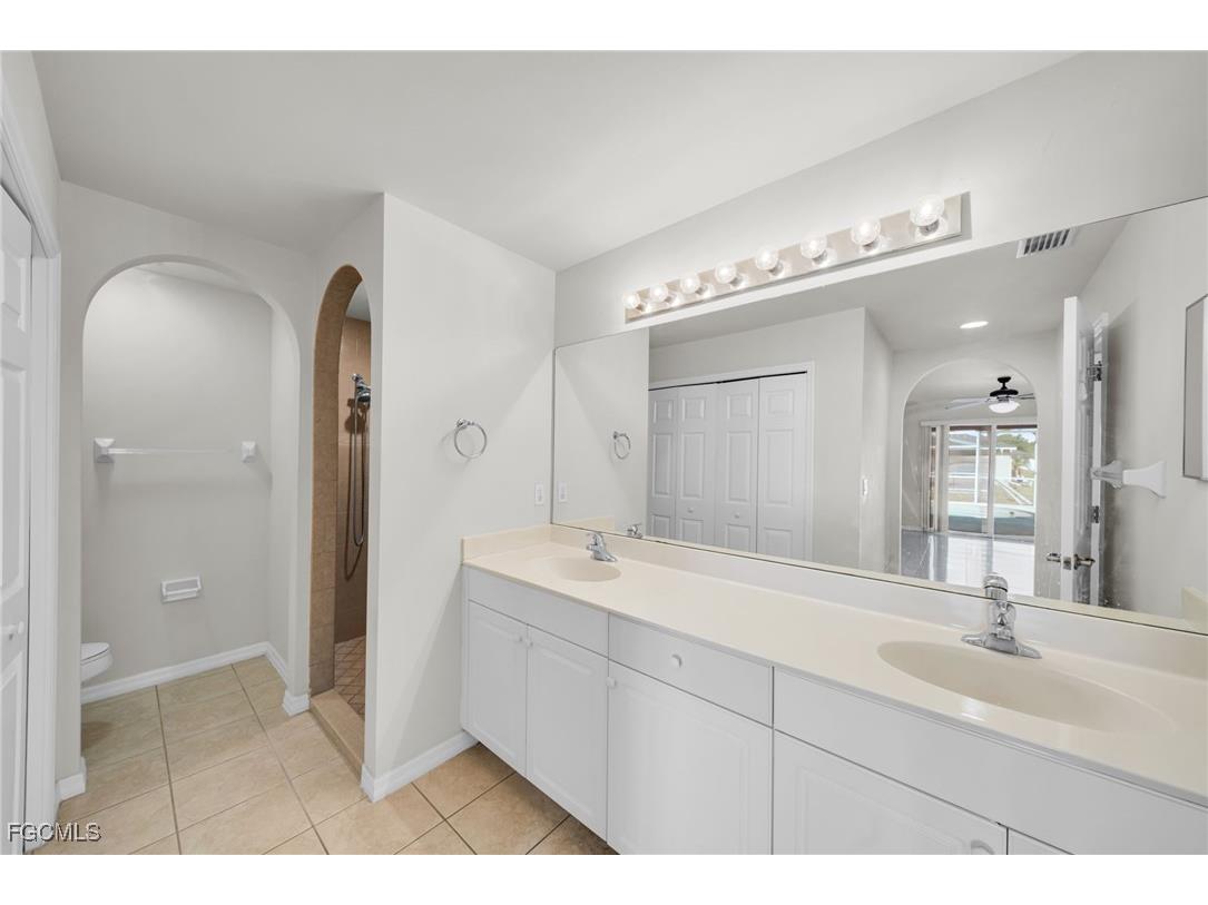 1205 SW 14th Terrace Cape Coral FL 33991 2025016118 image13