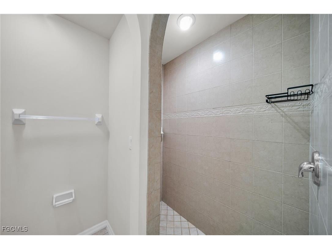 1205 SW 14th Terrace Cape Coral FL 33991 2025016118 image14