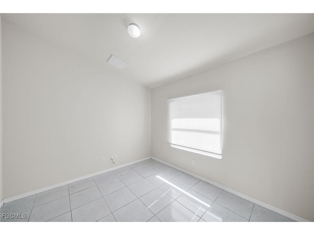 1205 SW 14th Terrace Cape Coral FL 33991 2025016118 image22