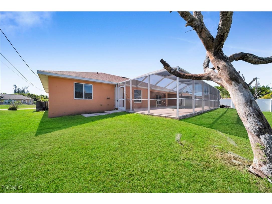 1205 SW 14th Terrace Cape Coral FL 33991 2025016118 image25