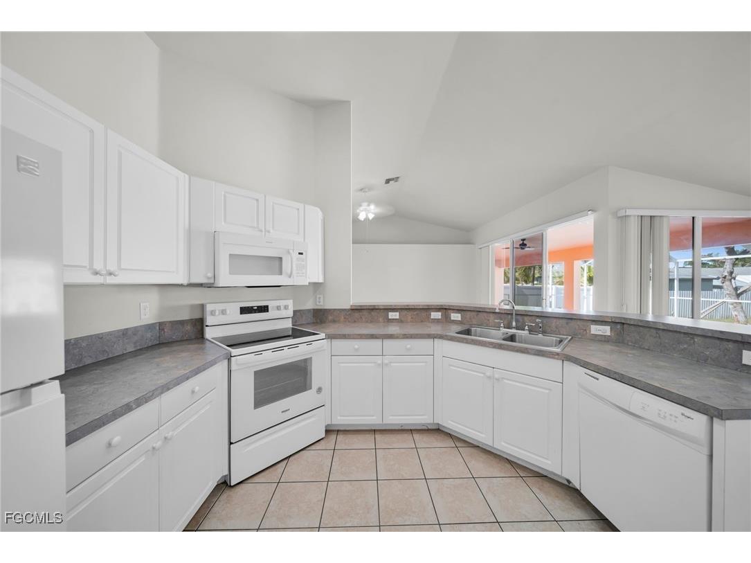 1205 SW 14th Terrace Cape Coral FL 33991 2025016118 image3